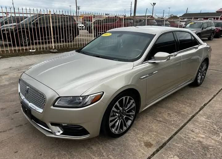 2017 Lincoln Continental Sedan - Luxury, Comfort, and Style!