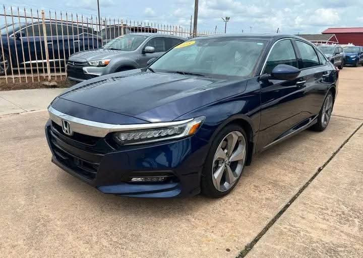 2018 Honda Accord Sedan - Reliable, Fuel-Efficient, and Feature-Packed